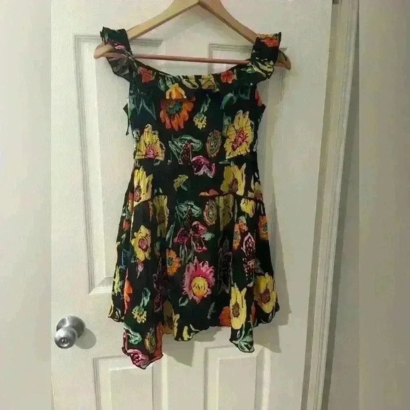Urban Outfitters NWOT Aubrey floral off shoulder mini dress size medium - Picture 4 of 11